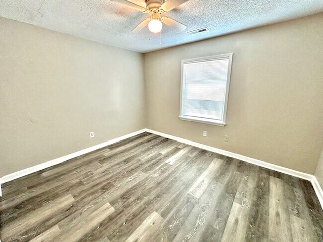 Foto del edificio - 4425 Torrance Dr NW