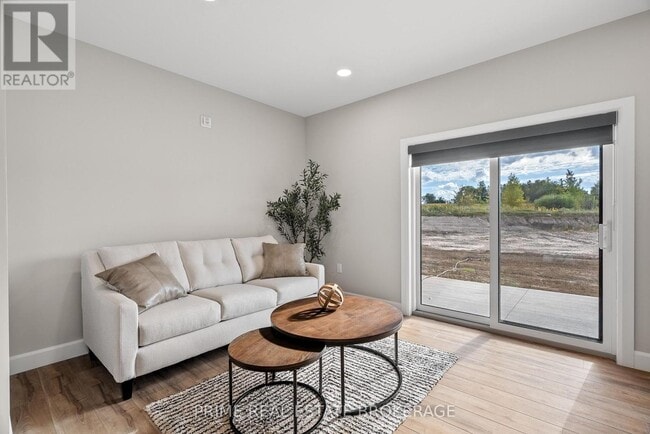 Building Photo - 13 Moonlight Ct