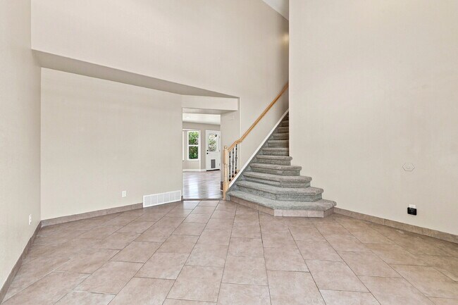 Building Photo - $2,395.95, 4 bed, 3.5 bath located in Colorado Springs with Central AC.