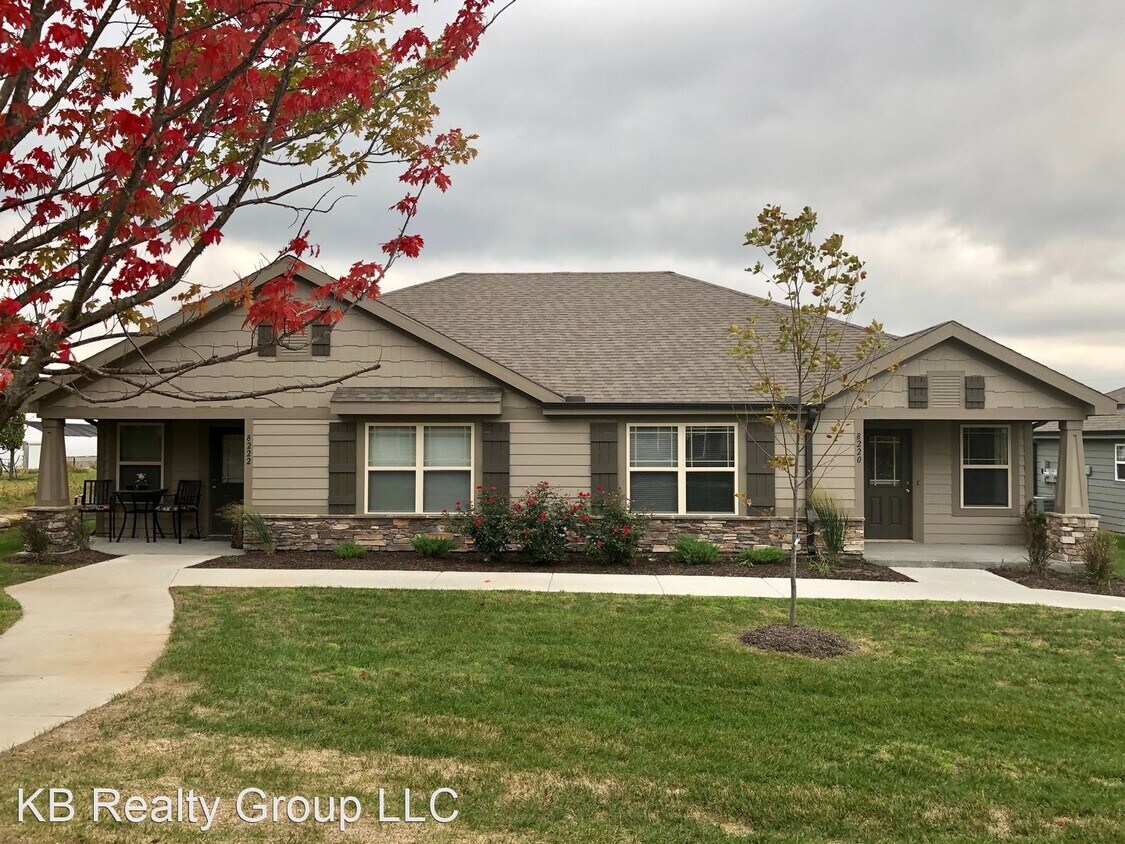 2 br, 2 bath House 8220 SE 6th St House Rental in Blue Springs, MO