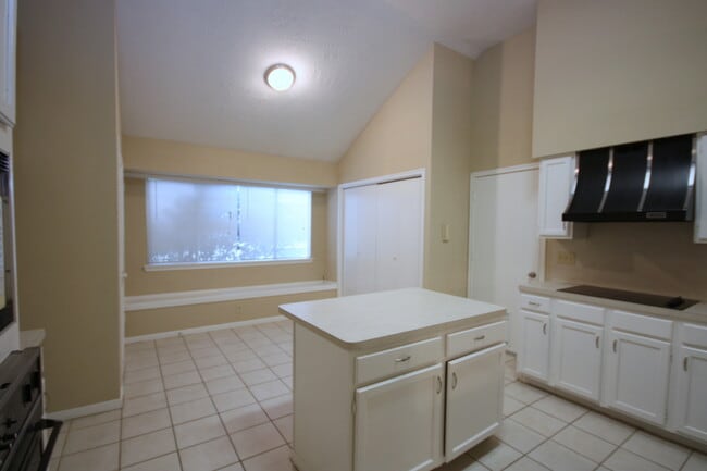 Foto del edificio - 15863 Meadow Village Dr