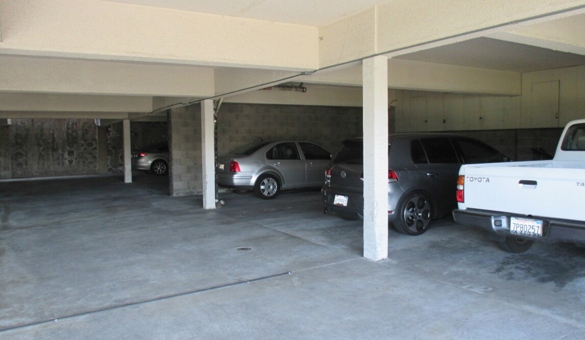 Garage - Albanyview Apartments