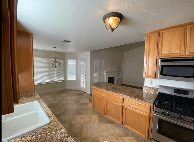 Building Photo - 8556 Brentwick Way
