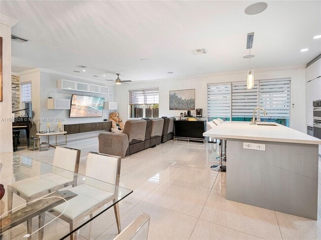 Building Photo - 11210 NW 75 Th Lane 00, Medley, FL 33178
