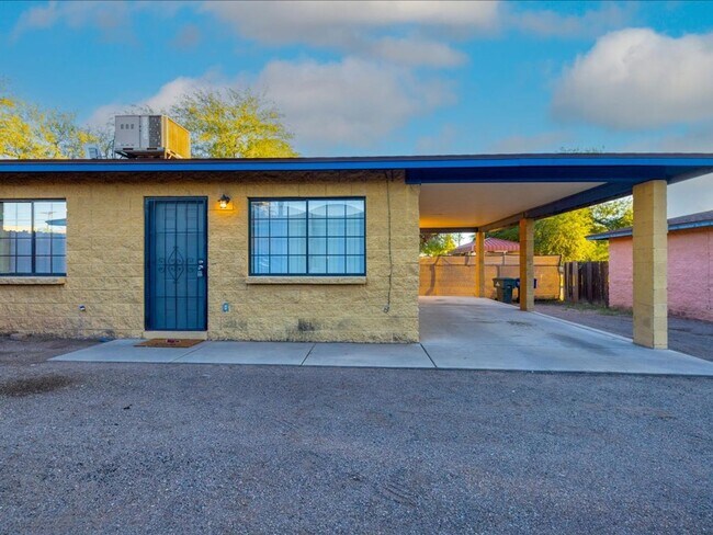 Foto del edificio - 3 Bedroom 2 Bathroom Near UofA!
