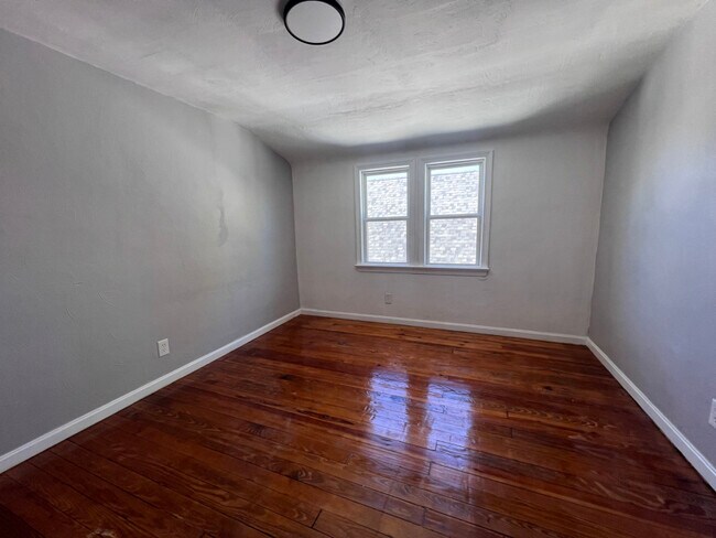 Foto del edificio - 3321 E 146th St