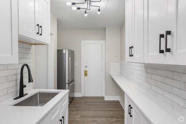 2 habitaciones, 1 baño - 716 pies cuadrados - Cocina - Archwood Manor