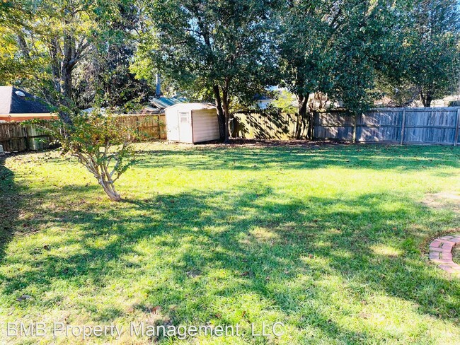 Building Photo - 3 br, 2 bath House - 6313 Woodmere Blvd