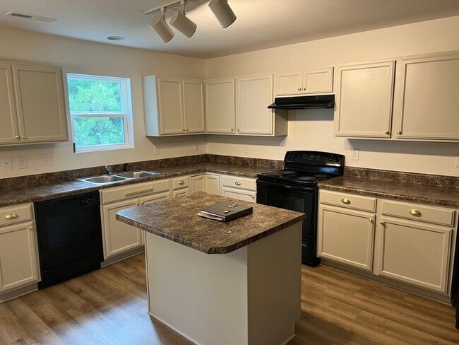 Foto del edificio - Impeccable 4 Bedroom Home in Little River, SC