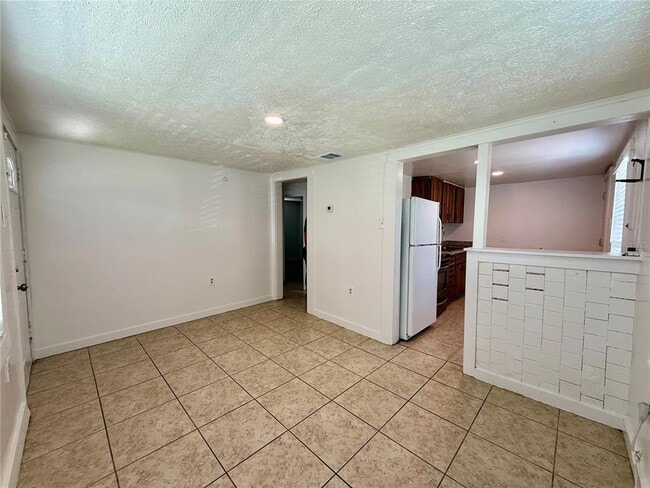 Building Photo - 1405 40th St