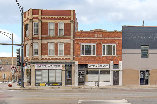 Building Photo - 1002 N Western Ave