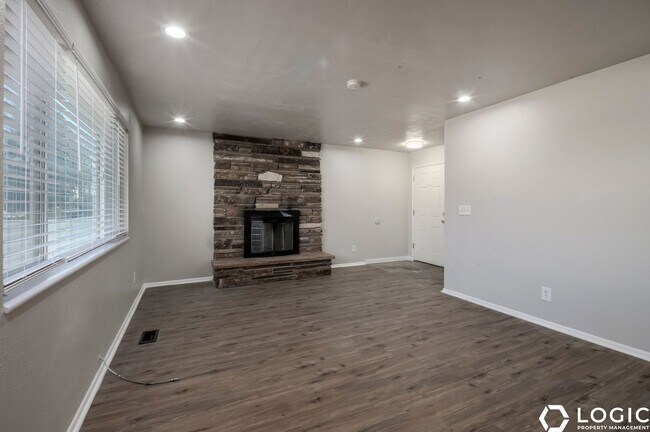 Photo - 7338 Rusty Dr House