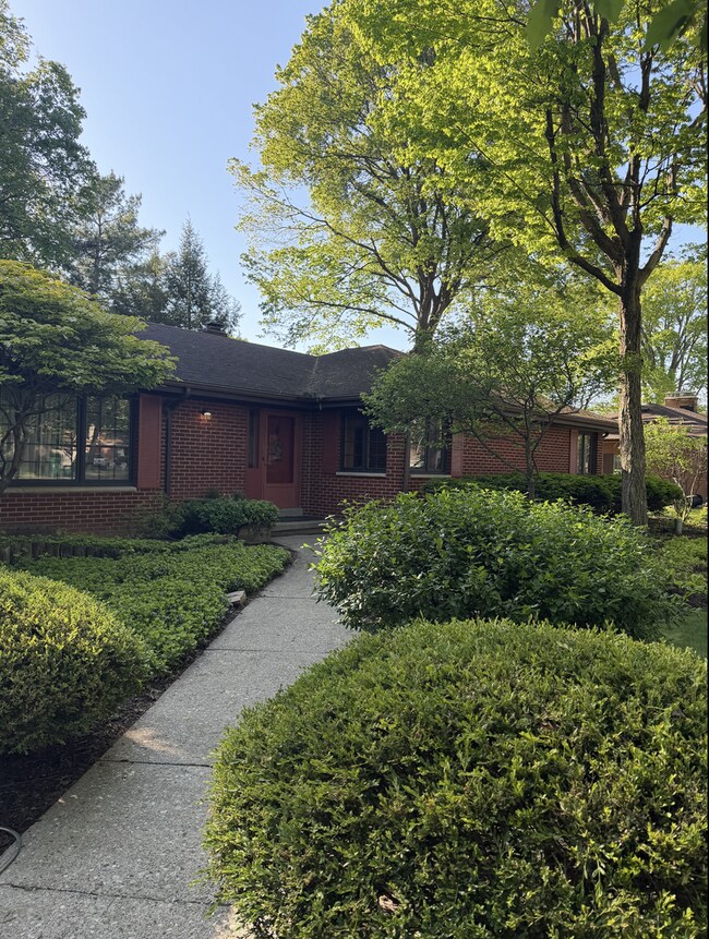 Foto del edificio - Charming Spacious Beavercreek Home Ready For Showing!