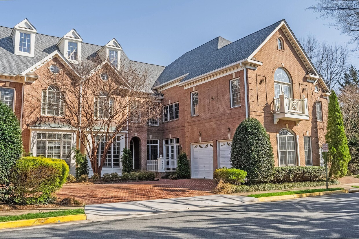 Foto principal - 3871 Lewiston Pl