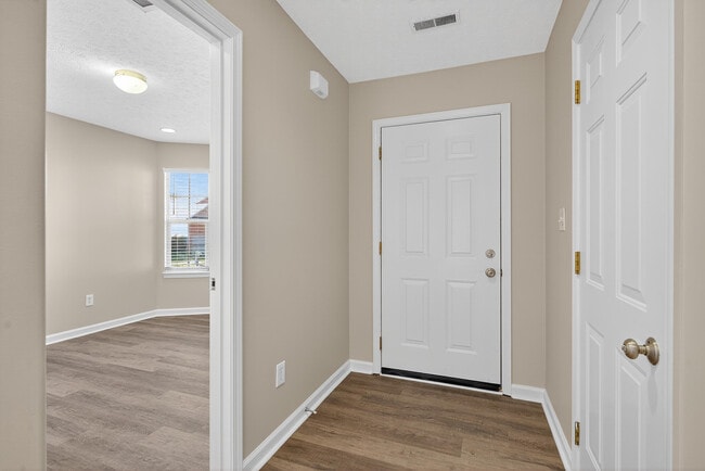 Building Photo - 132 Felix St