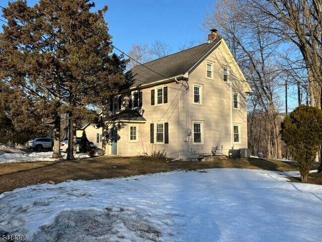 Foto del edificio - 86 Ringwood Ave