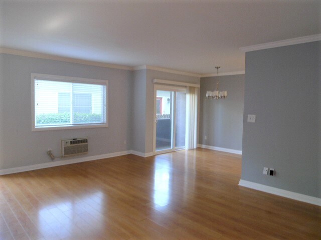 Foto del edificio - 12953 Moorpark St