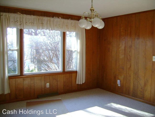 Building Photo - 251 Lynn Hill Rd