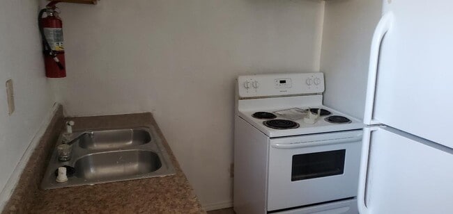 Building Photo - 3416 Wendelkin St