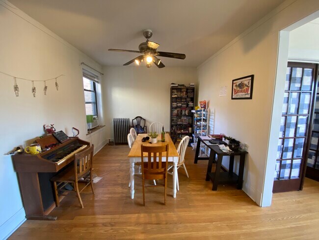 Foto del edificio - 3759 N Wayne Ave