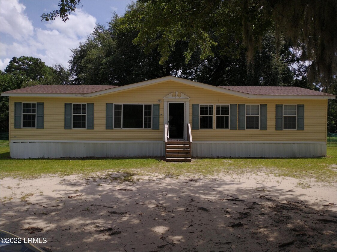 Foto principal - 48 Cleveland Dr