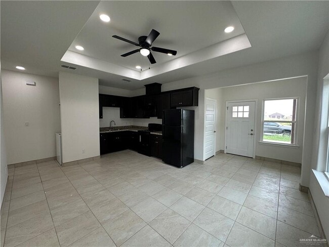 Building Photo - 9 Valley S Cir