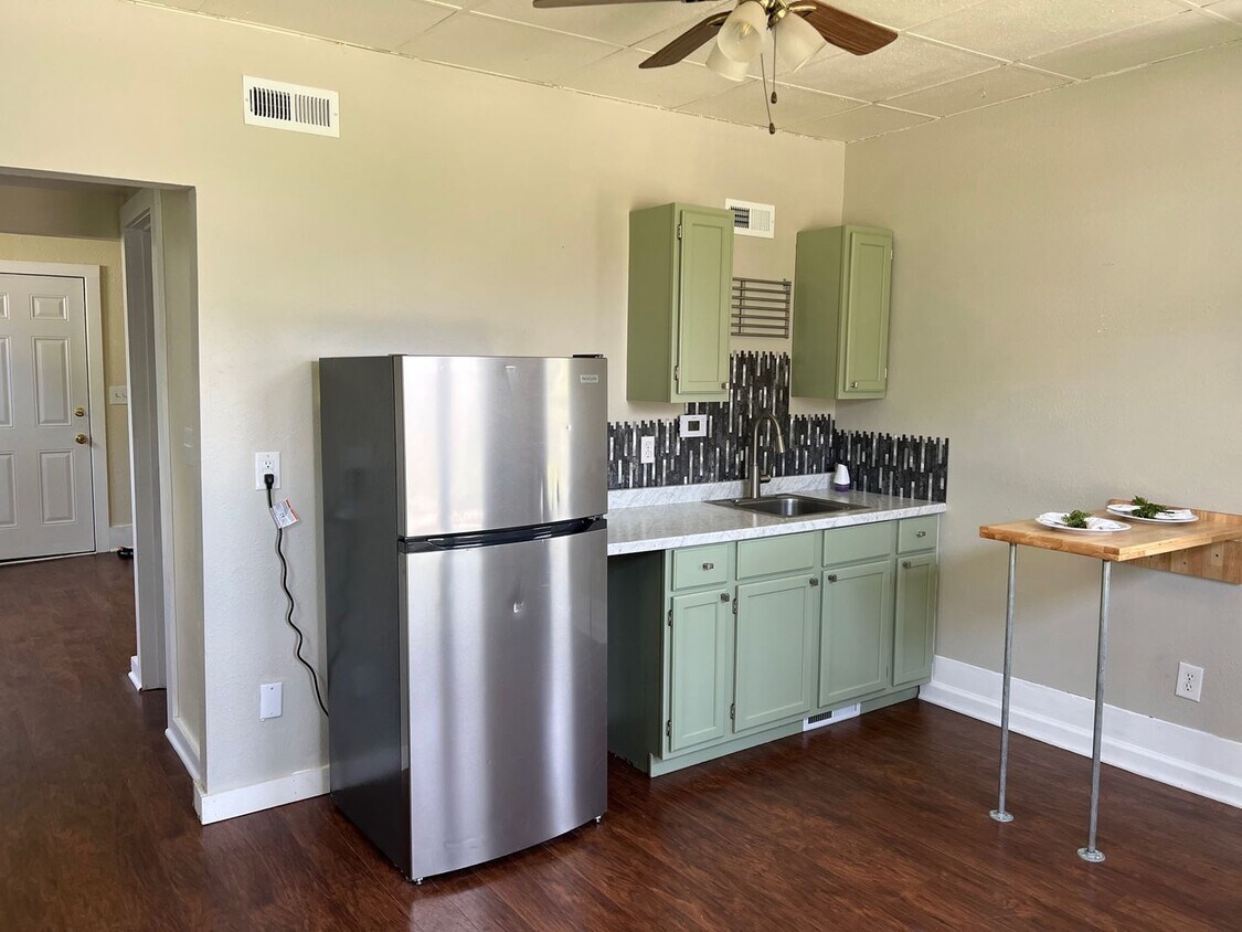 110 Emerson St Unit 110 Emerson A, Warrensburg, MO 64093 Room for