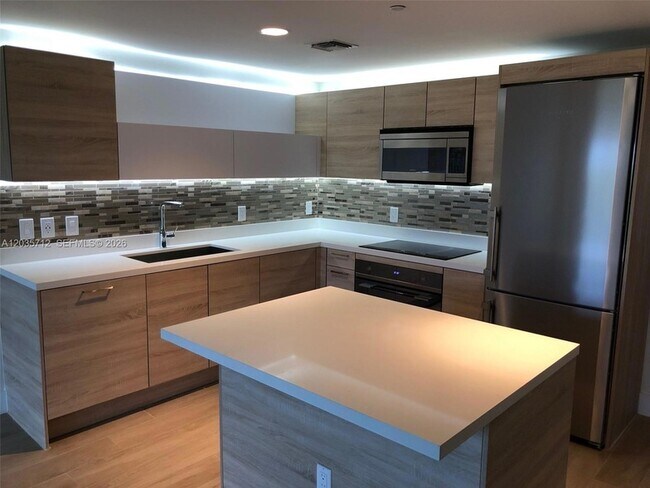 Foto del edificio - 16385 Biscayne Blvd