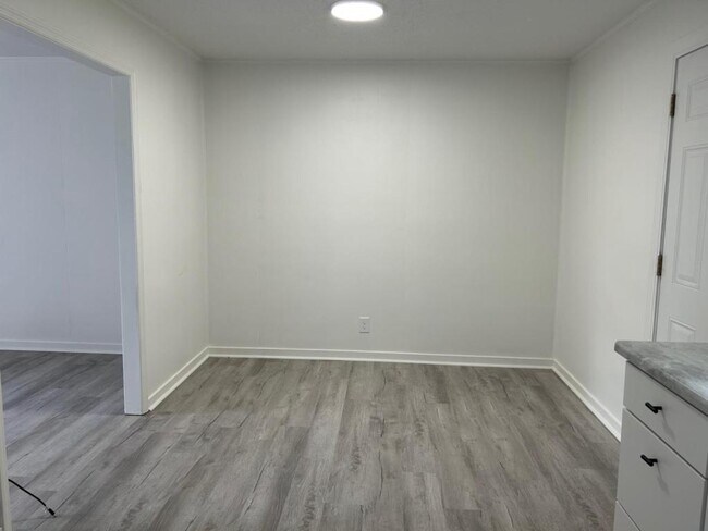 Building Photo - 205 Nolens Hill Rd