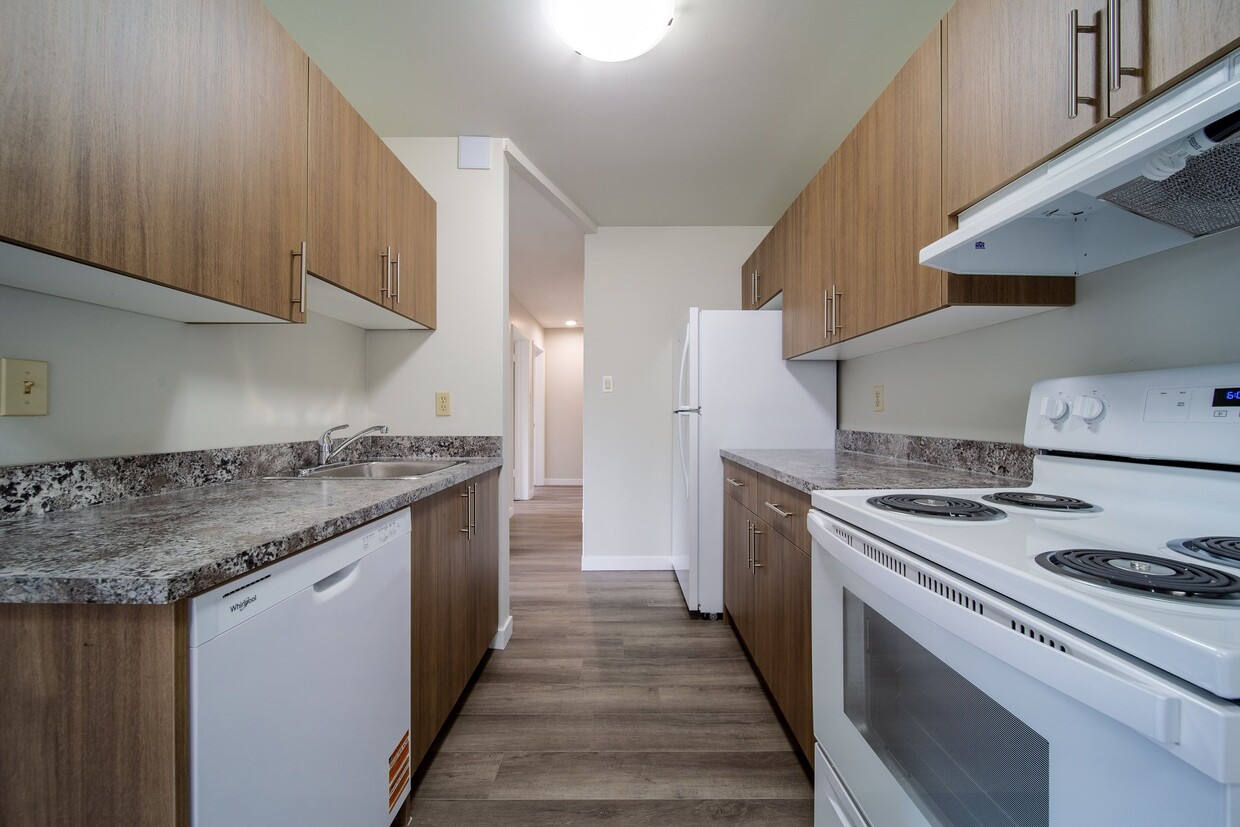 Primary Photo - 3415 106 Av NW
