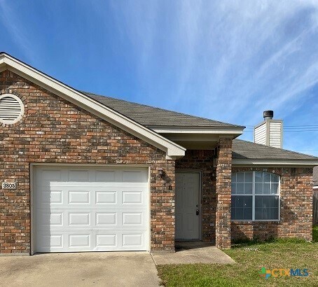 Primary Photo - 3805 Hitchrock Dr