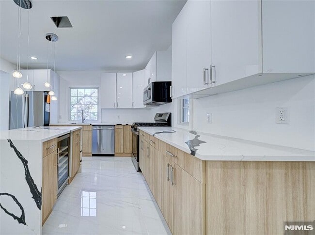 Foto del edificio - 217 Heywood Ave