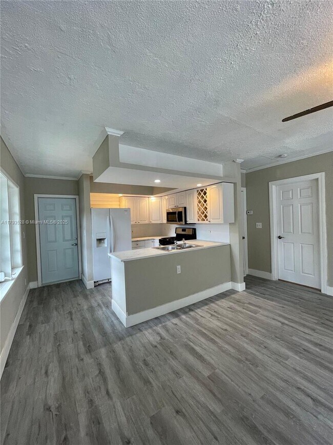 Foto del edificio - 820 SE 12th St