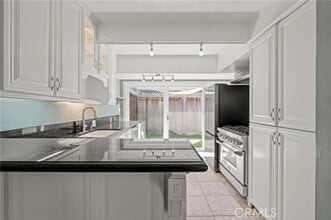 Building Photo - 4040 Grand View Blvd