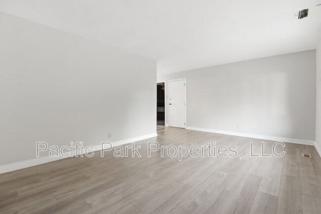 Photo - 3939 Esquire Pl House