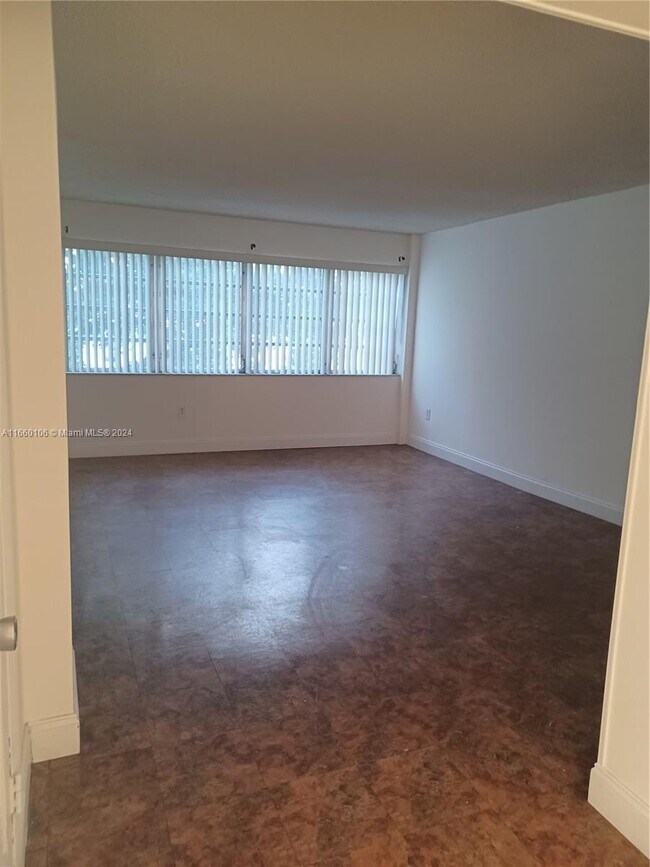 Foto del edificio - 1400 SW 27th Ave