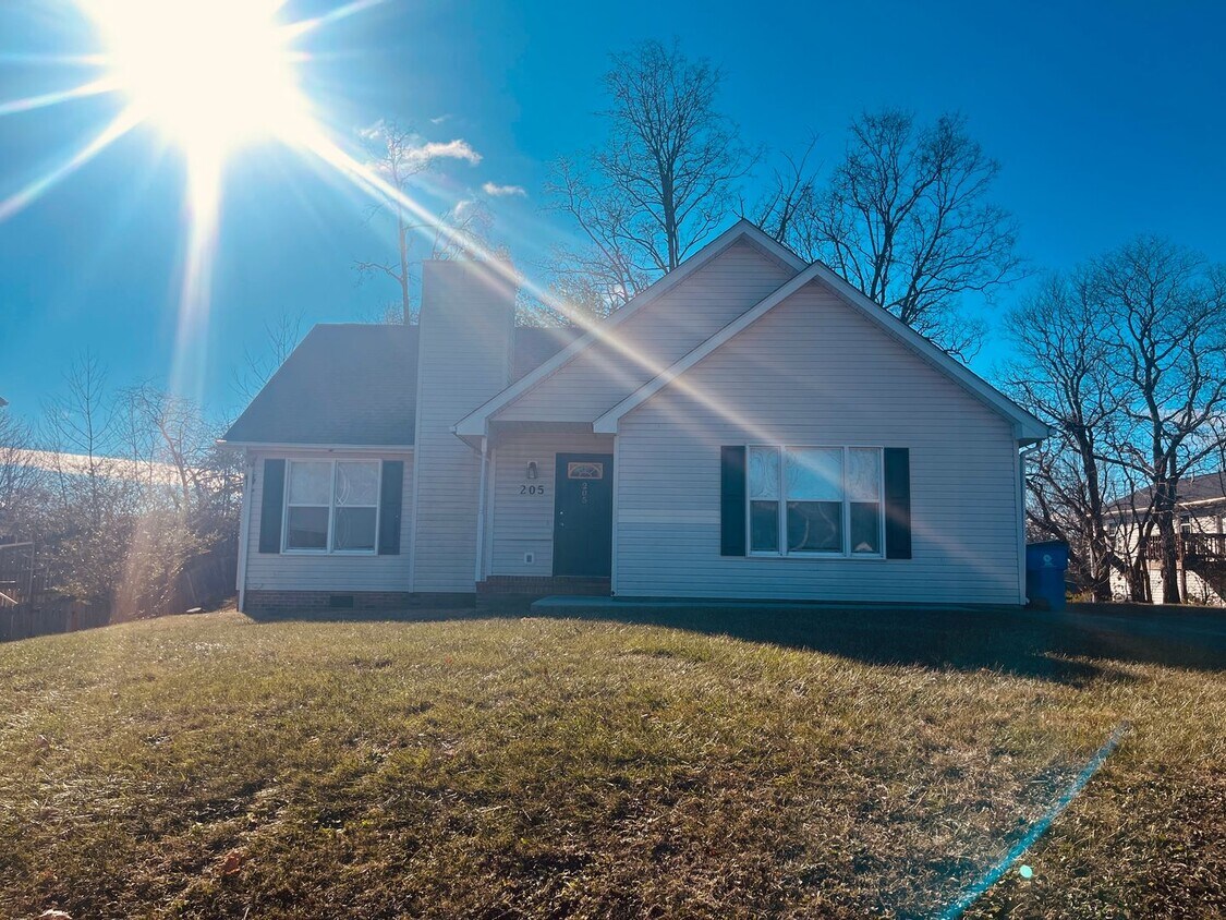Primary Photo - *Currently Unavailable-Lease Pending* 3 Be...