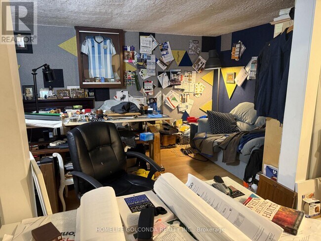 Building Photo - 81 Sexton Crescent