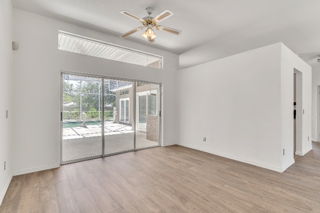 Building Photo - 4428 White Oak Cir