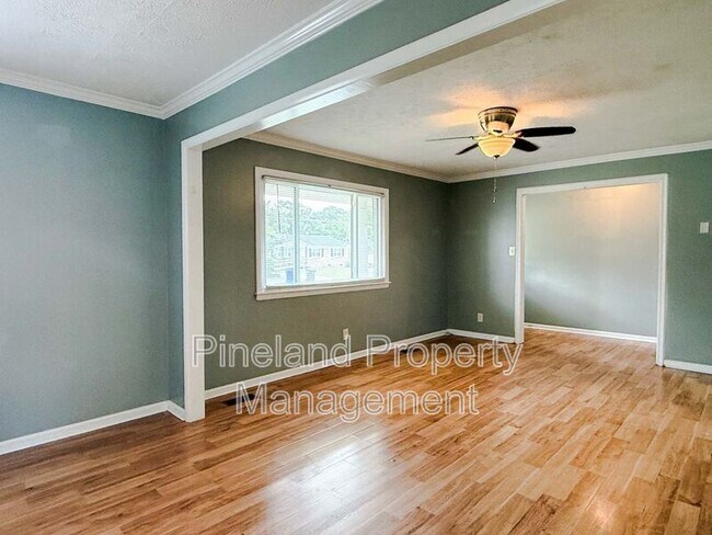 Foto del edificio - 6151 Wynnwood Dr