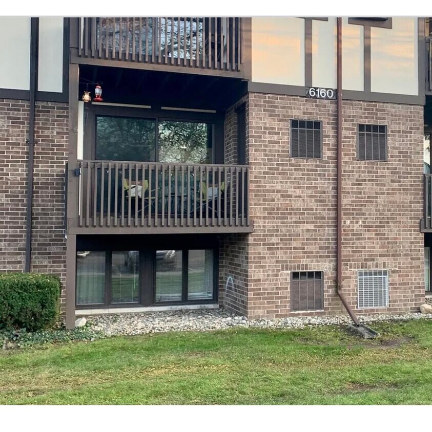 6160 Innkeepers Ct Unit 61, East Lansing, MI 48823 Apartments in East