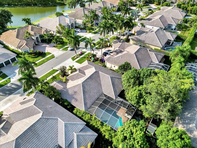 Foto del edificio - 21686 Fall River Dr