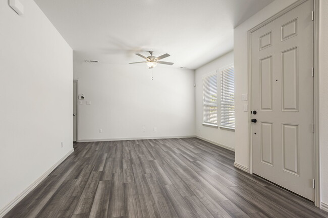 Building Photo - 5118 Springlake Pky