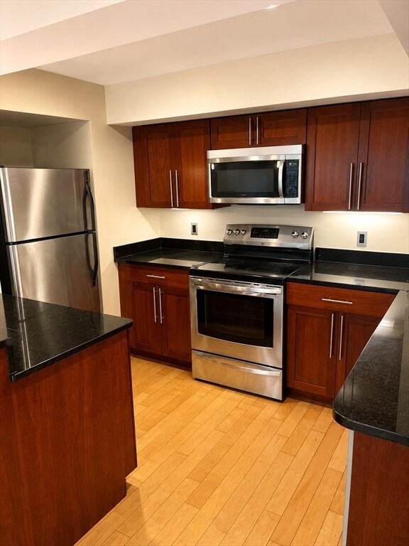 Foto del edificio - 1600 Beacon St