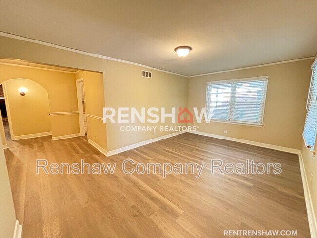Building Photo - 4597 Leatherwood Ave
