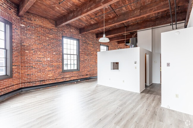 1BR, 1BA - Living Room - Union Place Apartments