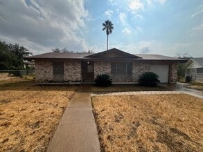 Building Photo - 407 Amhurst Dr