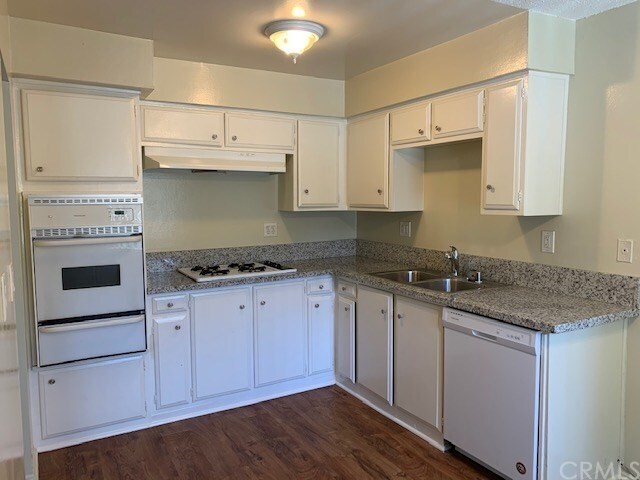 Building Photo - 220 12th St