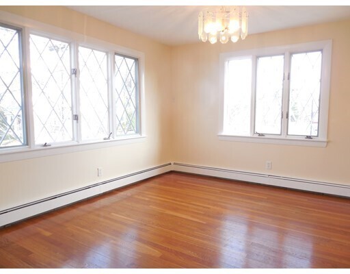 Building Photo - 489 Mt Auburn St