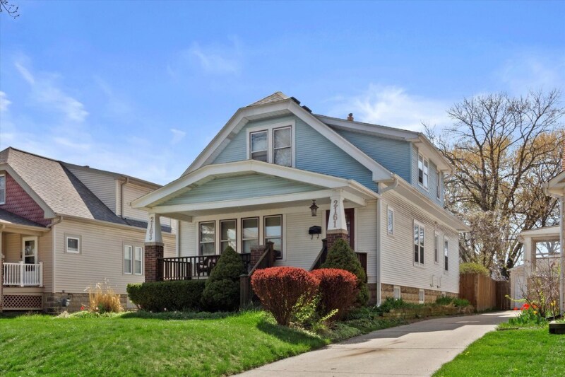 2161 S 95th St, West Allis, WI 53227 Room for Rent in West Allis, WI